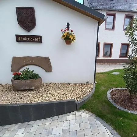 With 3 Bedrooms Casa vacanze